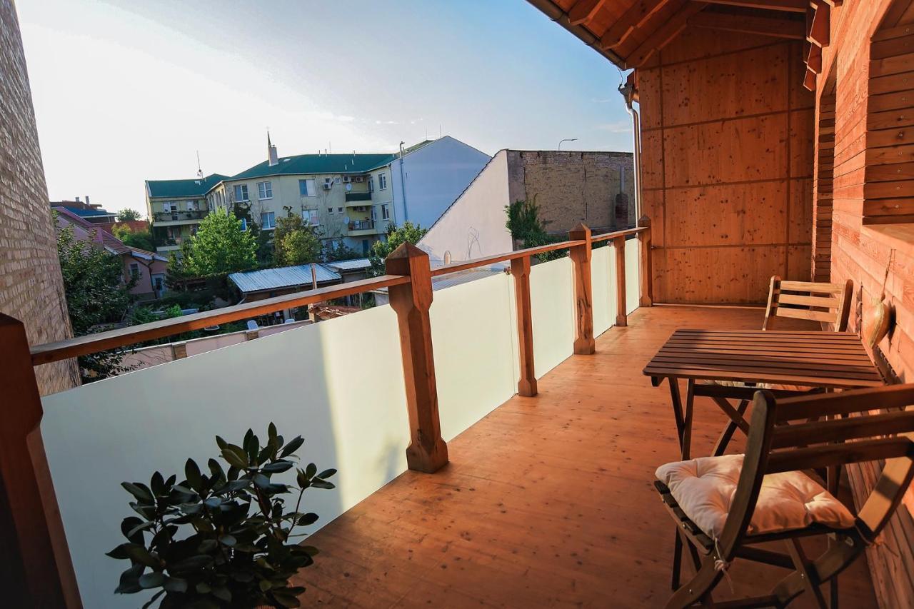 Art Gallery Apartment Nove Zamky Bagian luar foto