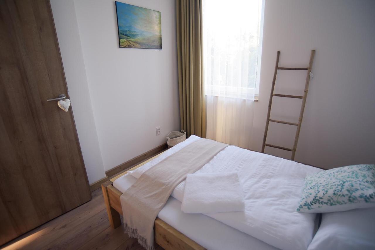 Art Gallery Apartment Nove Zamky Bagian luar foto