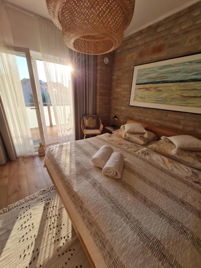 Art Gallery Apartment Nove Zamky Bagian luar foto
