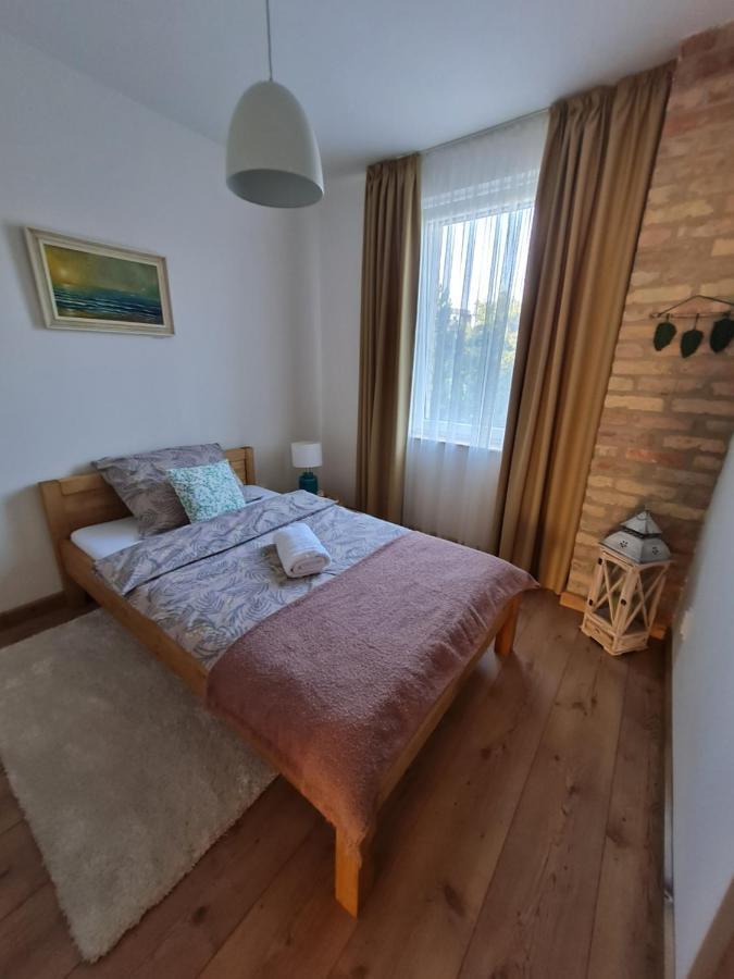 Art Gallery Apartment Nove Zamky Bagian luar foto